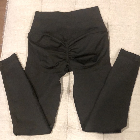 🔷SOLD🔷Echt Arise scrunch seamless leggings-NEW - Picture 2 of 7